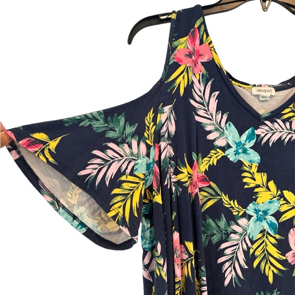 Westport Women’s Floral Blouse - Picture 2 of 5